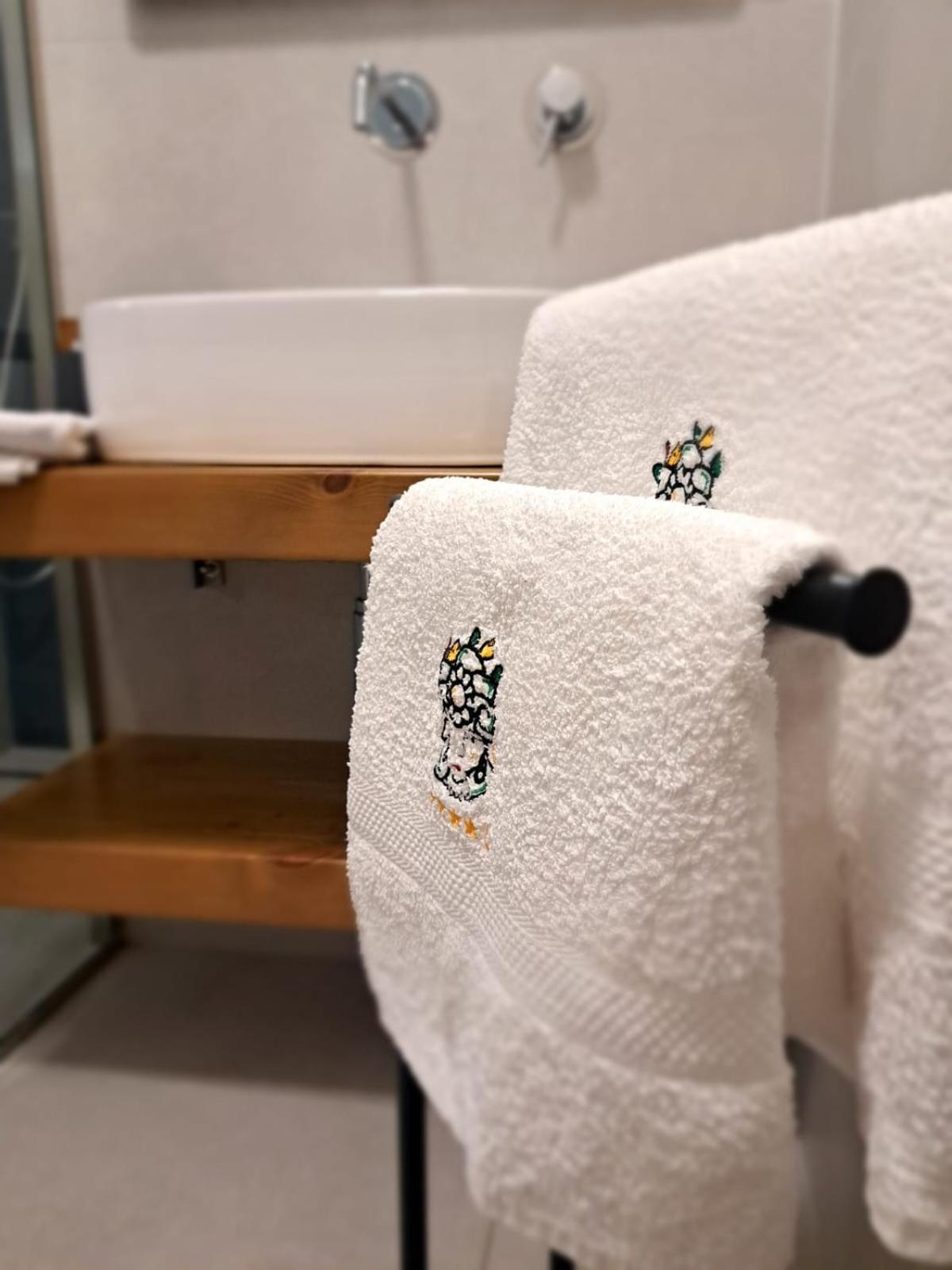 Sikelia Superior Rooms 밀라초 외부 사진